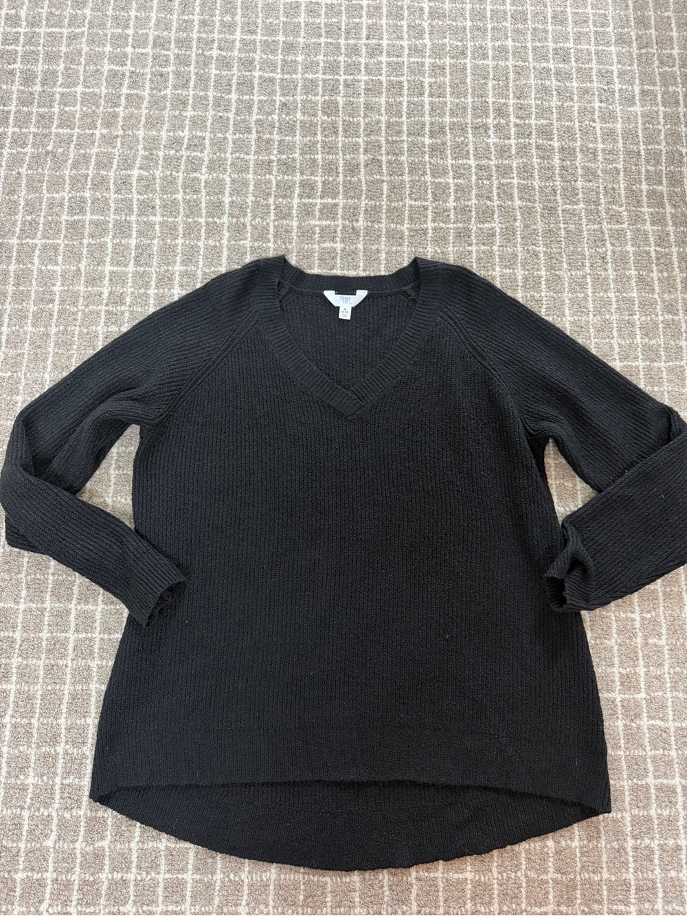 Time and Tru Black V-Neck Pullover Sweater